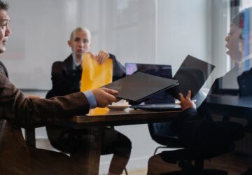 pexels-sora-shimazaki-5673467